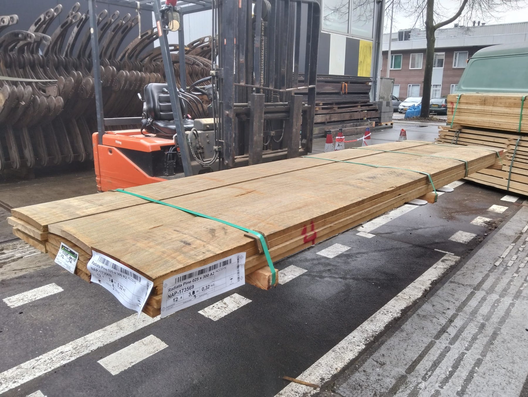 Radiata pine planken 25 x 300 x 4000 mm