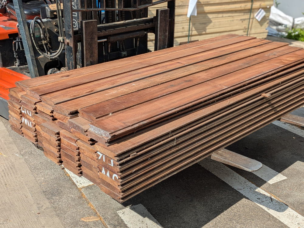 Azobé damwand 140 en 200 mm breed, lengte tussen 200 en 600 cm