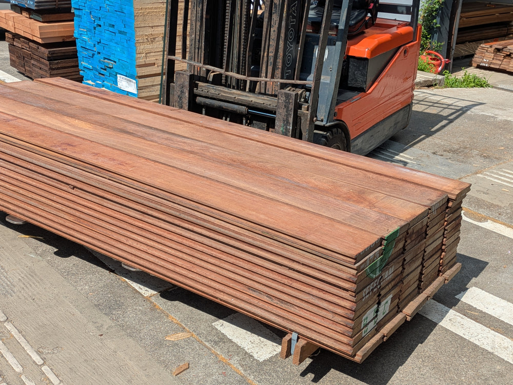 Azobé damwand 140 en 200 mm breed, lengte tussen 200 en 600 cm