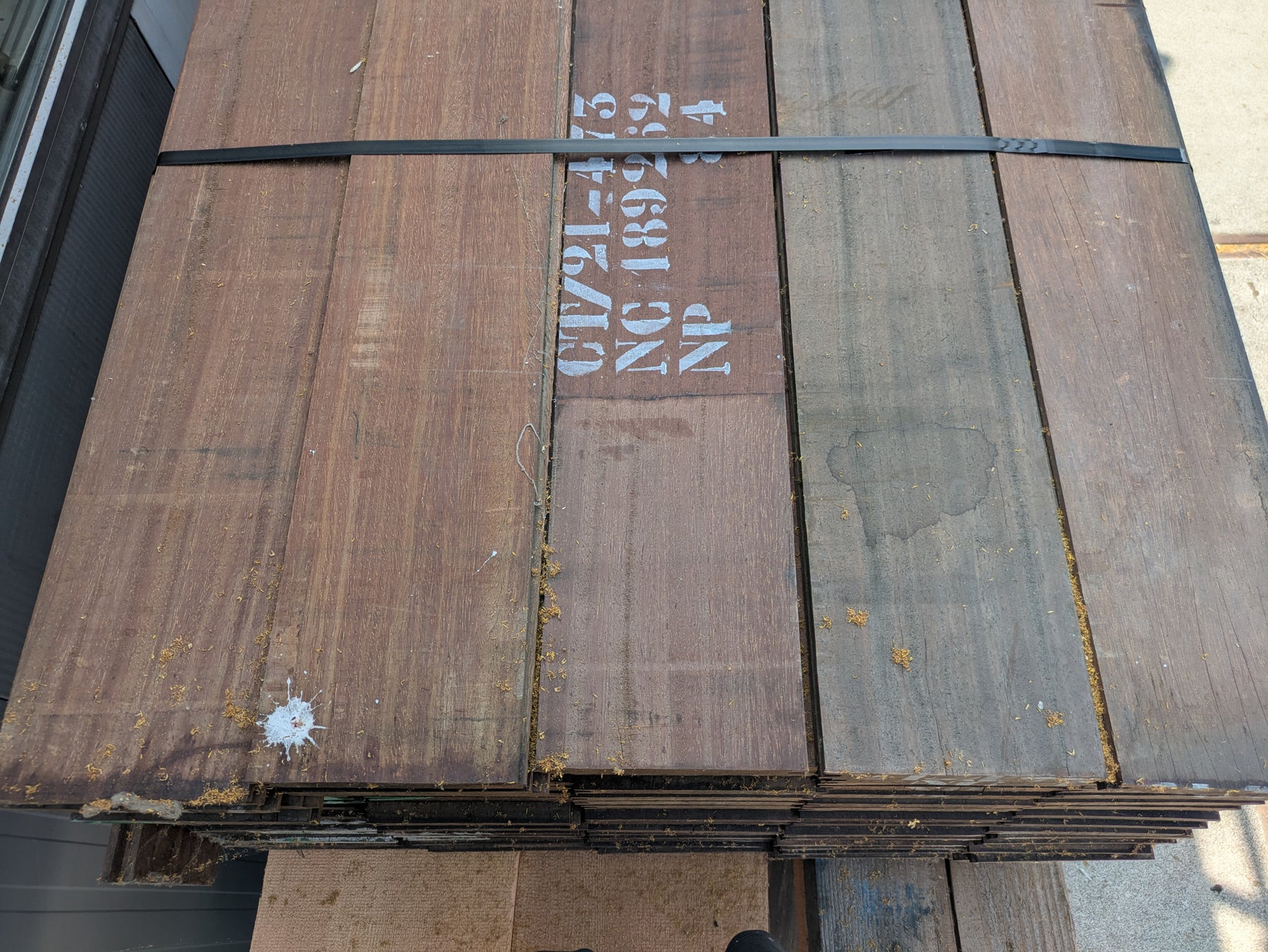 Azobé damwand 140 en 200 mm breed, lengte tussen 200 en 600 cm