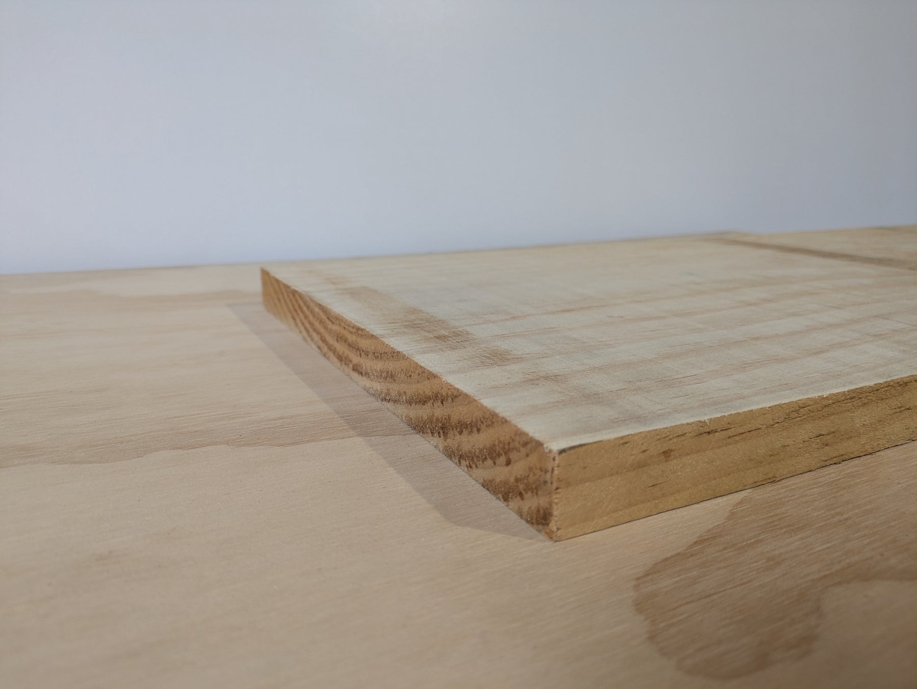 Radiata pine planken 25 x 300 x ~4850 mm