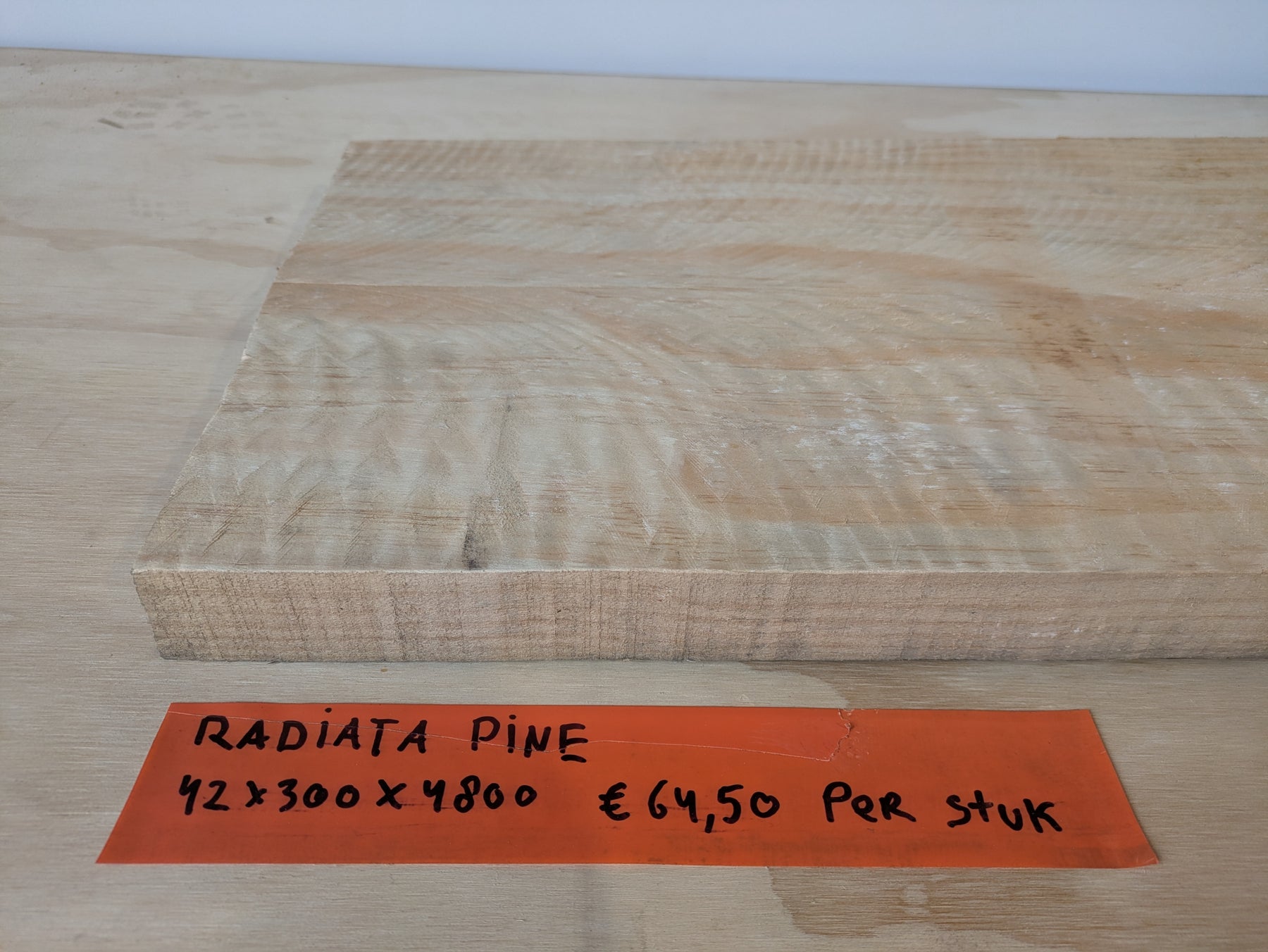 Radiata pine balken 42 x 300 x 4800 mm